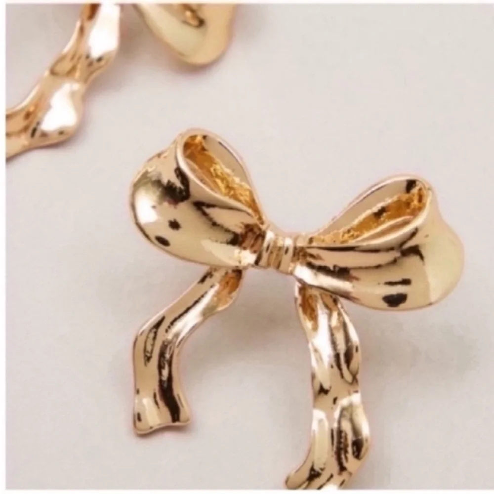New! Charlotte 14K Gold Plated Bow Post Earrings (1013) NWOT